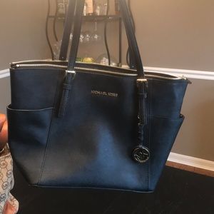 Micheal Kors Purse